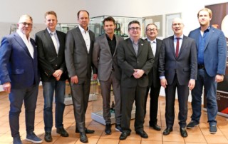 Beim Dämmerschoppen: (von links) Thomas Kreisel, Johann-Heinrich Bremer, Gordon Firl, Carsten Senge, Martin Härke, Matthias Härke, Stefan Honrath und Henrik Phillip.